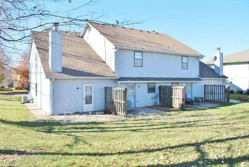 2104 Sw 8th St #B - Photo 2 of 12