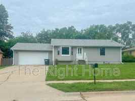 featured image of 6424 N 68th St