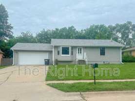 6424 N 68th St - Photo 1 of 1