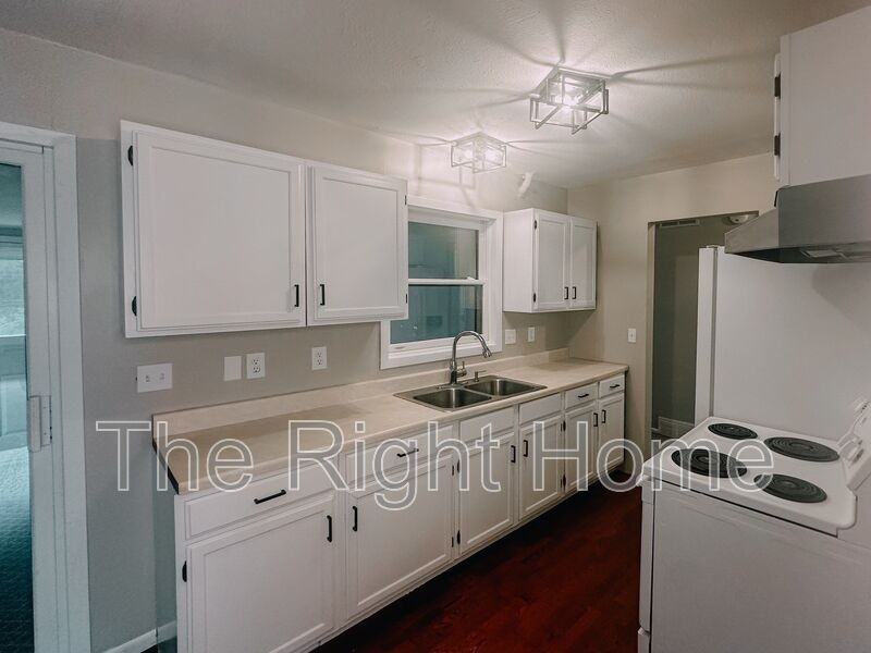 6424 N 68th St - Photo 6 of 20