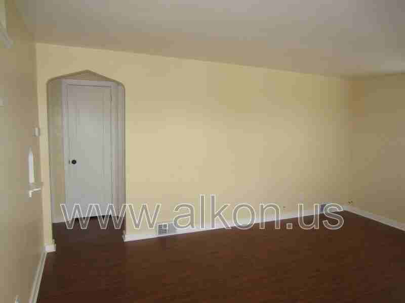 2411 Webster Ave - Photo 2 of 23
