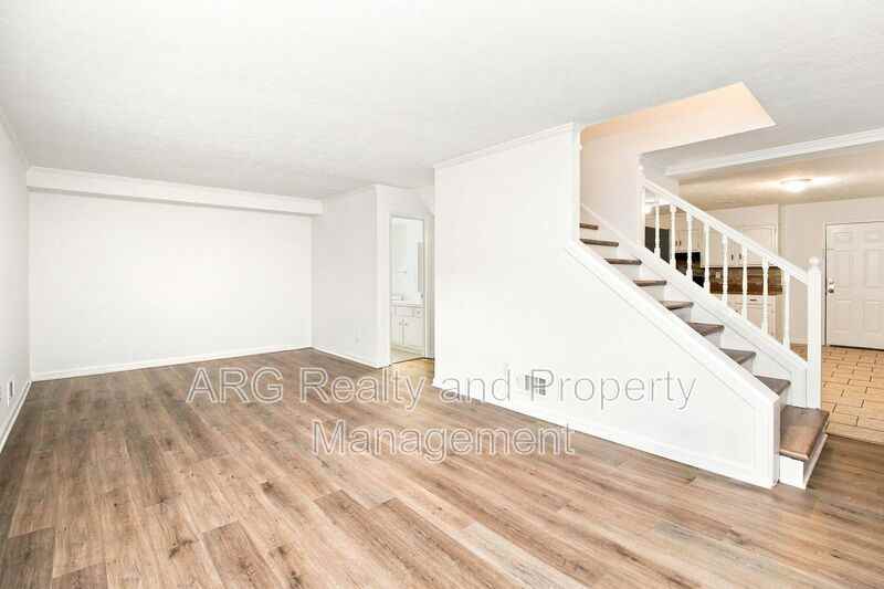 2142 Fairway Ct Se #A - Photo 3 of 29