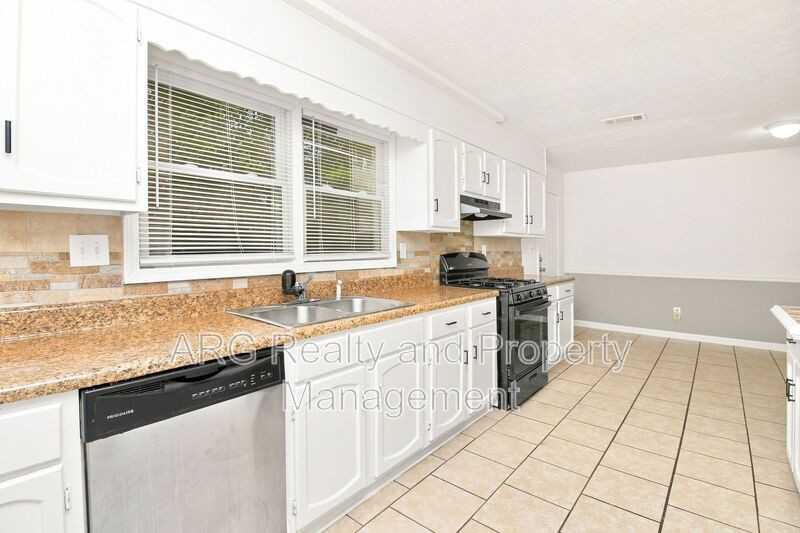 2142 Fairway Ct Se #A - Photo 4 of 29