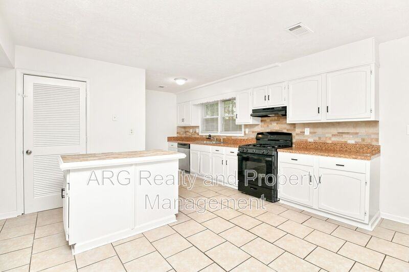 2142 Fairway Ct Se #A - Photo 5 of 29