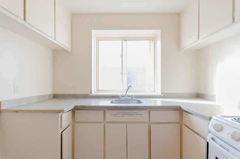 236 Jogues Street - Photo 6 of 10
