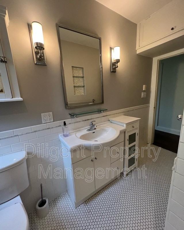 642 Bolivar St - Photo 4 of 50