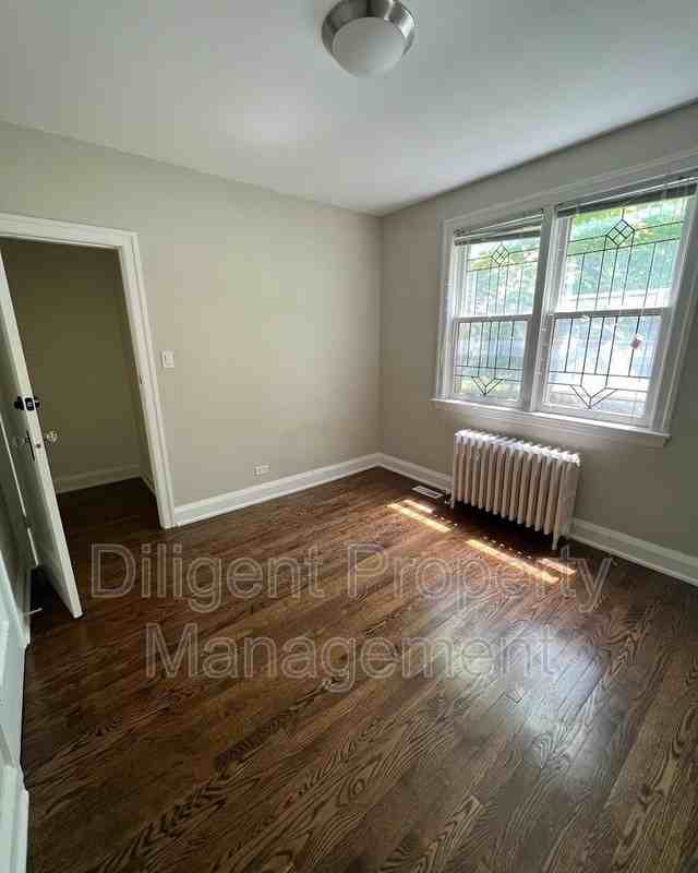 642 Bolivar St - Photo 5 of 50