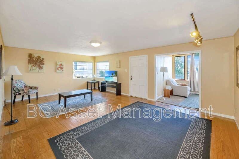 6606 Aqua Vista Ct - Photo 3 of 40