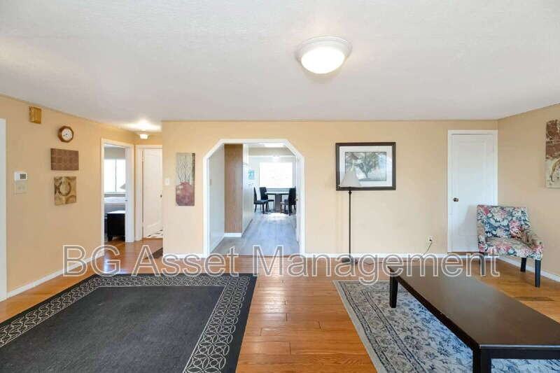 6606 Aqua Vista Ct - Photo 4 of 40