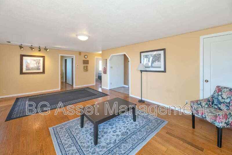 6606 Aqua Vista Ct - Photo 5 of 40