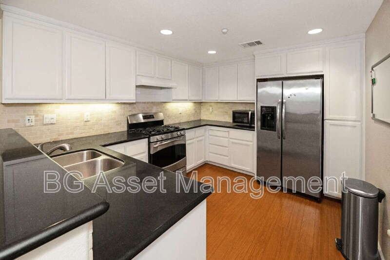 1653 Northshore Dr - Photo 3 of 34
