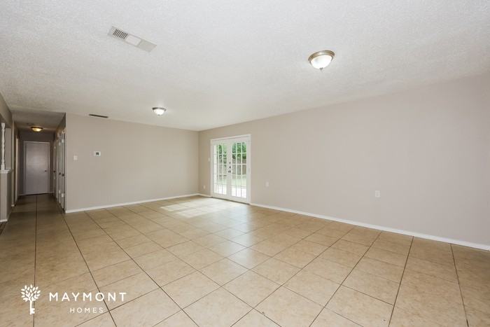 414 Hastings Dr - Photo 4 of 15