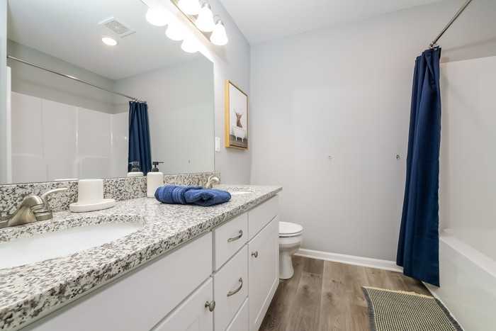 1401 Burmuda Dr - Photo 4 of 16