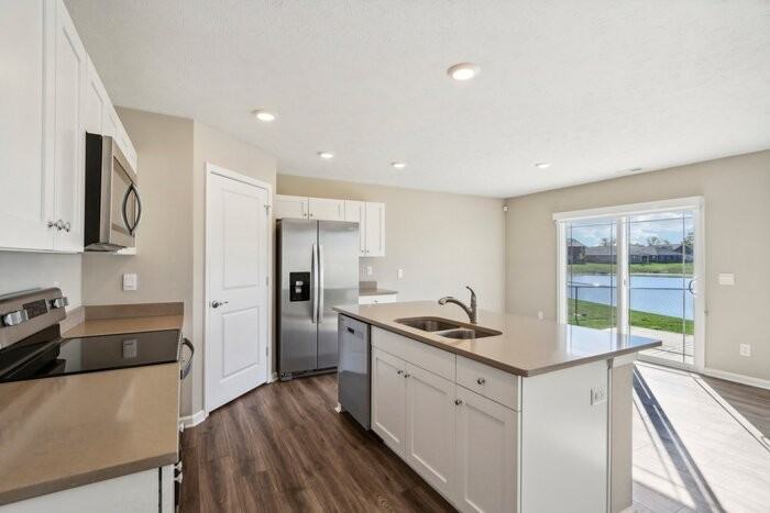 672 Marsh Aster Dr - Photo 5 of 21
