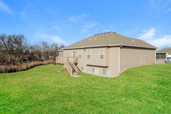 1106 Nw High View Dr - Photo 4 of 16