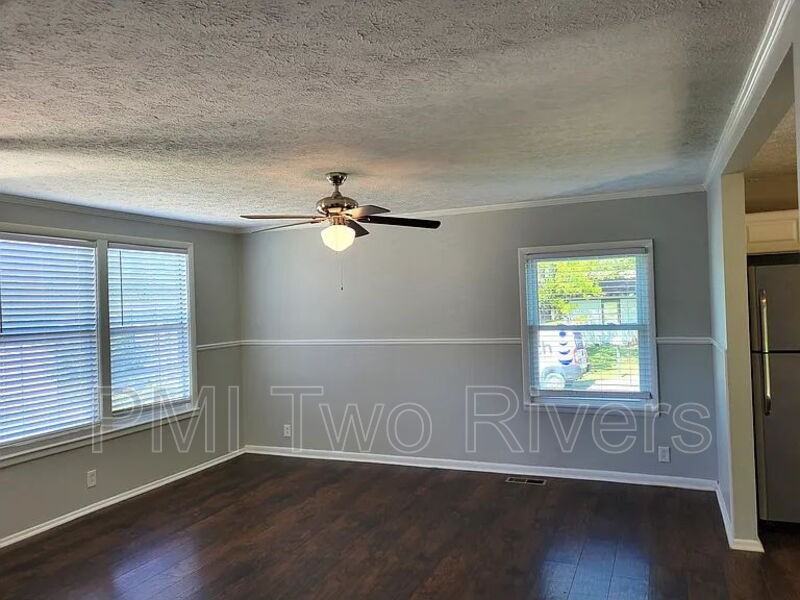 135 Brenda Ln - Photo 3 of 16
