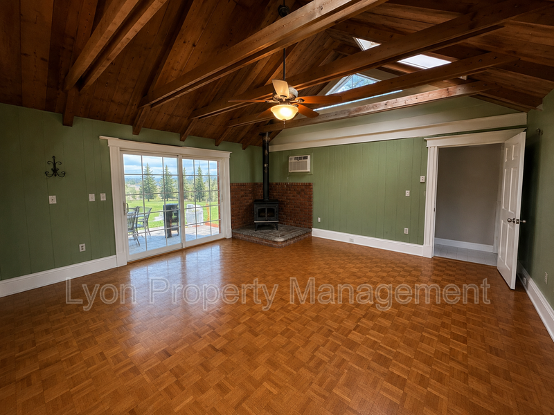 380 N Main St - Photo 5 of 21