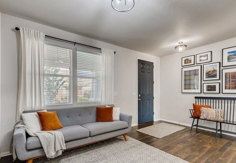 6572 Empire Ave - Photo 2 of 20