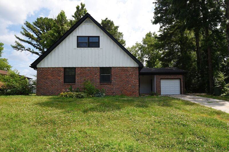 2819 Broadview Dr Nw - Photo 2 of 18
