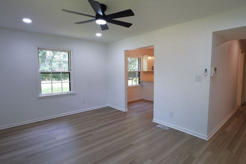 2819 Broadview Dr Nw - Photo 3 of 18