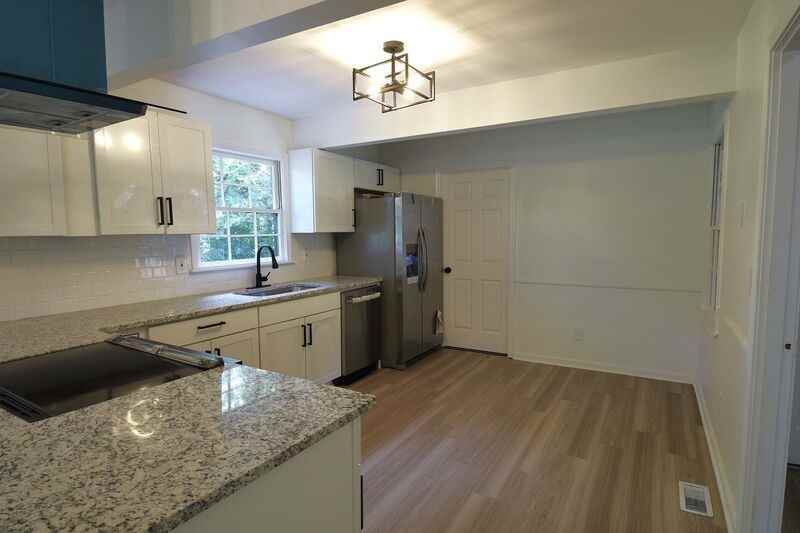 2819 Broadview Dr Nw - Photo 5 of 18