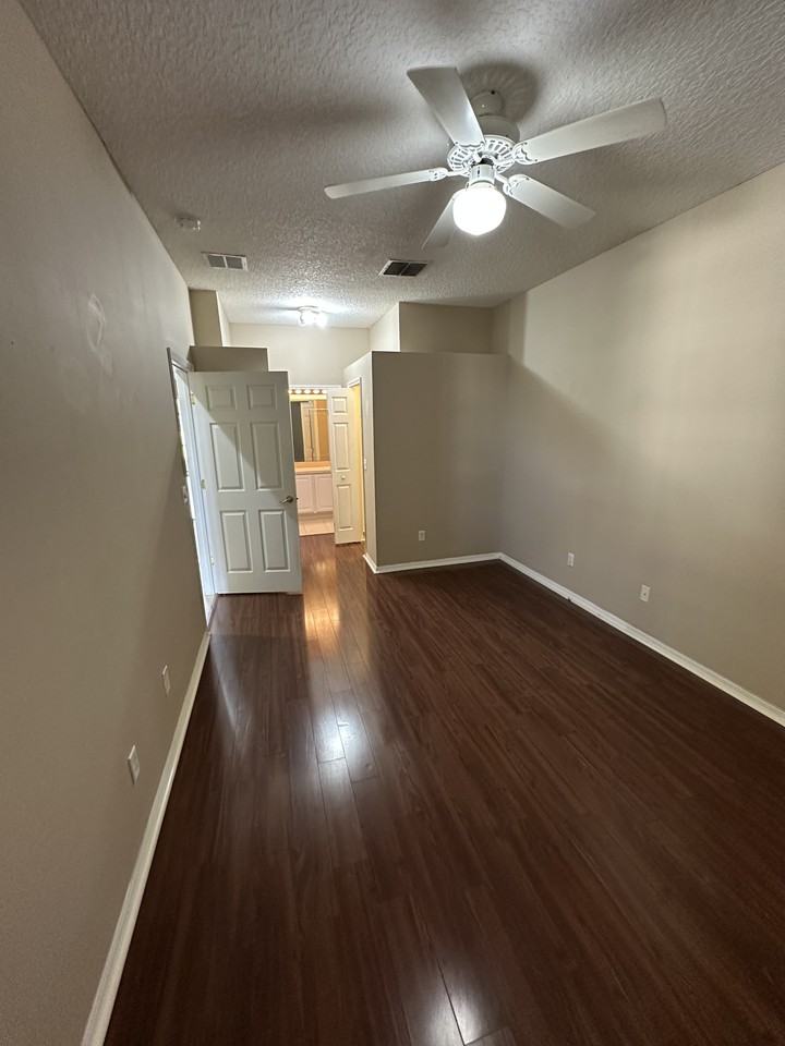 185 Club Villas Ln #185 - Photo 3 of 20