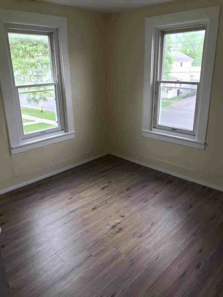 78 Elizabeth St - Photo 2 of 9