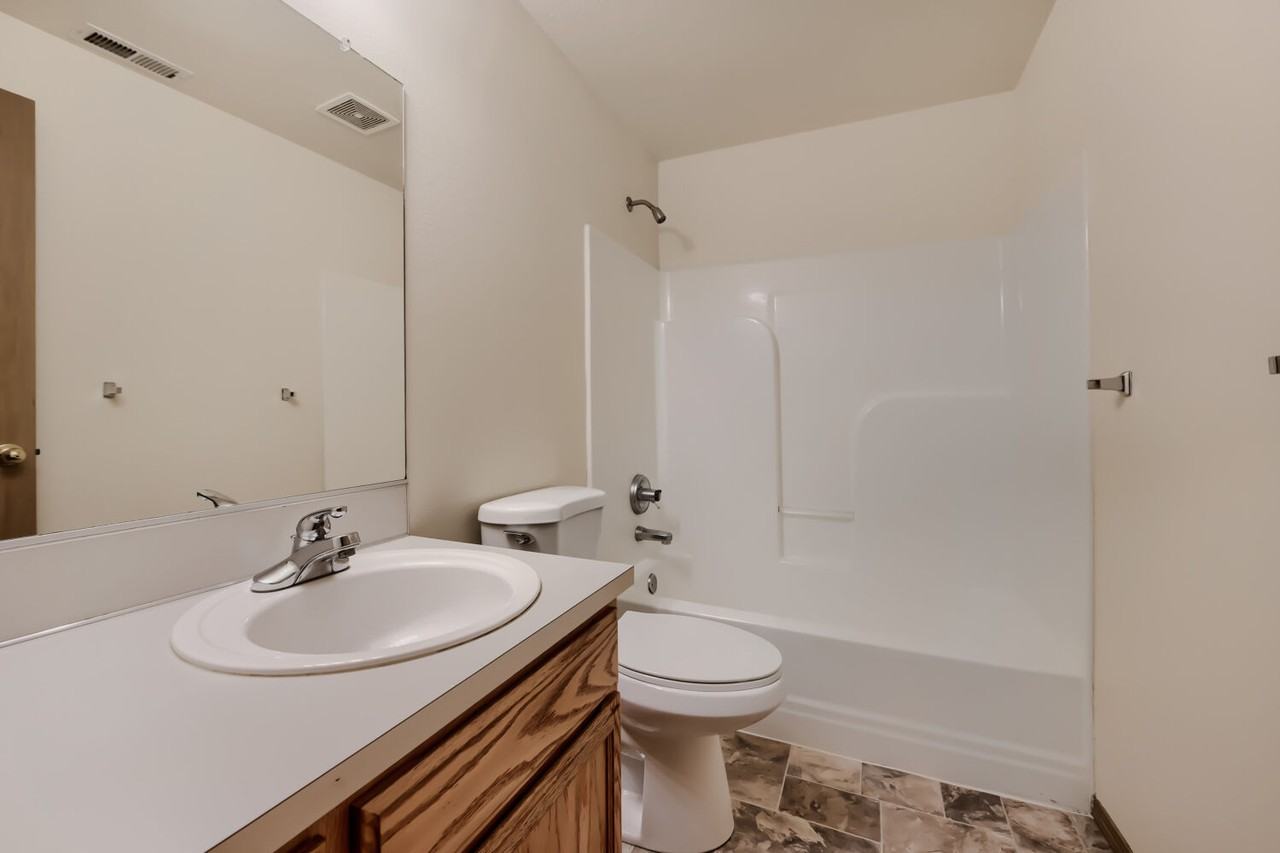 169 Ne Skylar St #NA - Photo 6 of 24