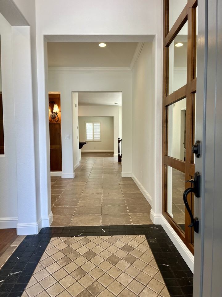 1679 Whispering Wind Dr #NA - Photo 4 of 24
