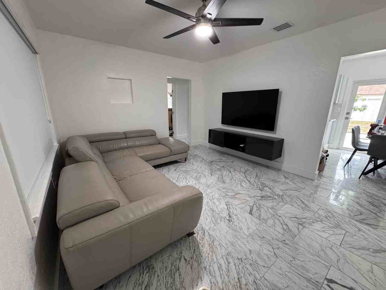 2416 Nw 88th St #NA - Photo 6 of 18