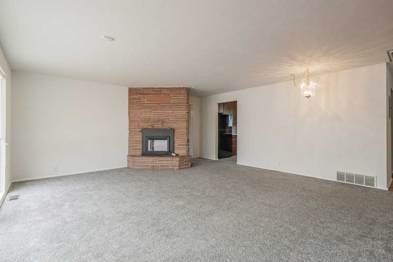 718 Brassie Dr - Photo 3 of 22