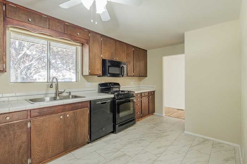 718 Brassie Dr - Photo 5 of 22