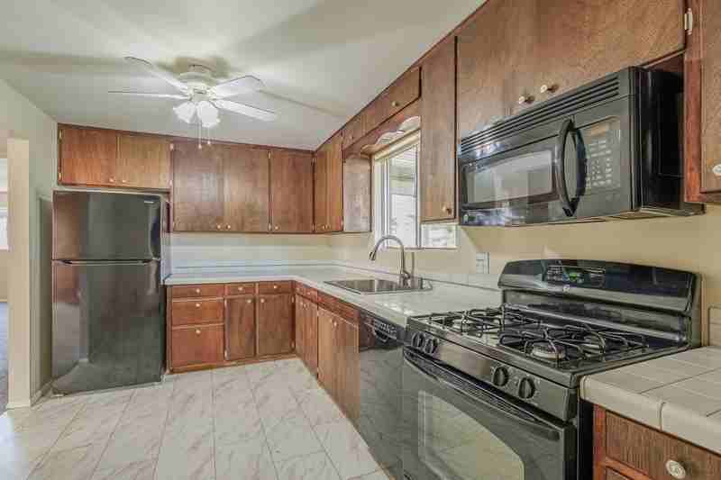718 Brassie Dr - Photo 6 of 22