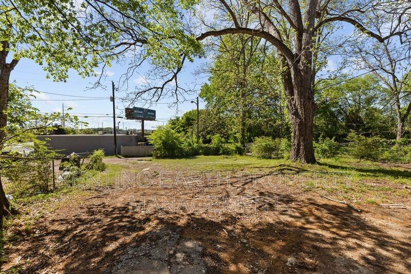 2028 Avenue V - Photo 5 of 21