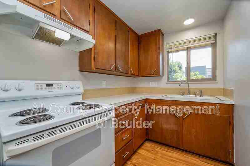 1353 Coffman St #12 - Photo 6 of 14