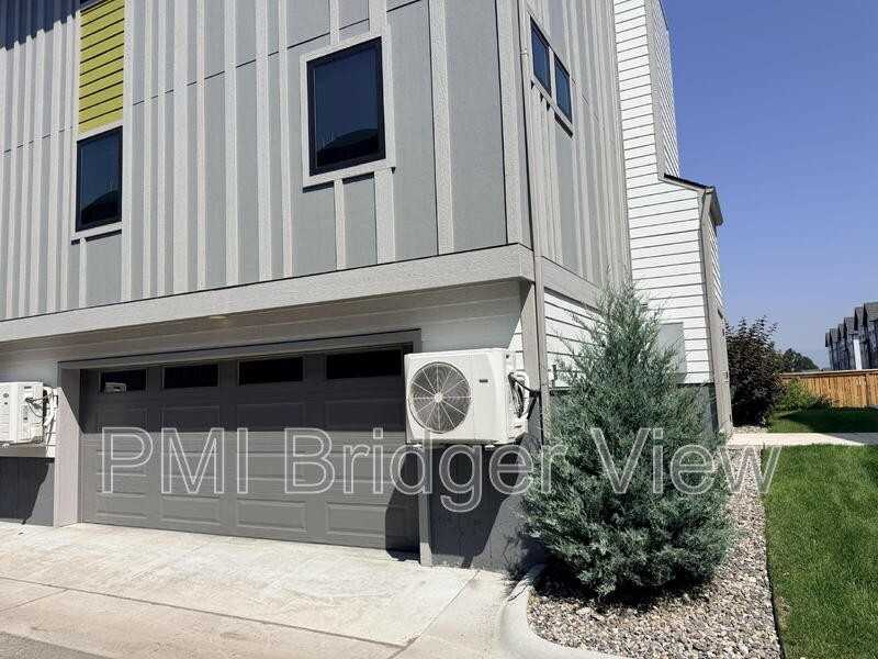 315 W Peach St #1 - Photo 3 of 33