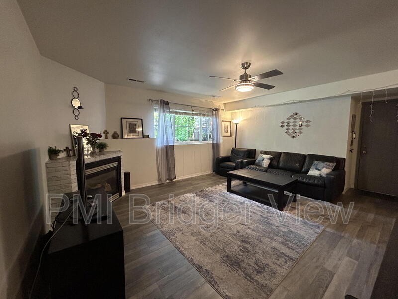 3505 Fallon St #B15 - Photo 2 of 12