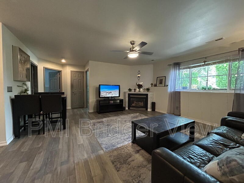 3505 Fallon St #B15 - Photo 3 of 12