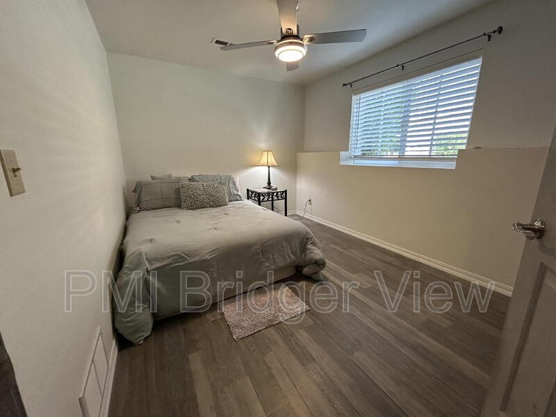 3505 Fallon St #B15 - Photo 7 of 12