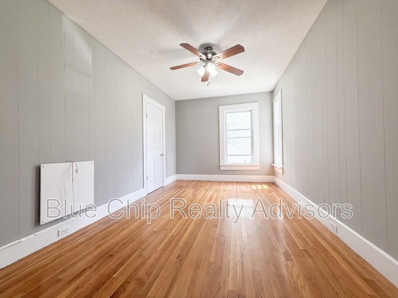 402 Auburn St #1F - Photo 5 of 8