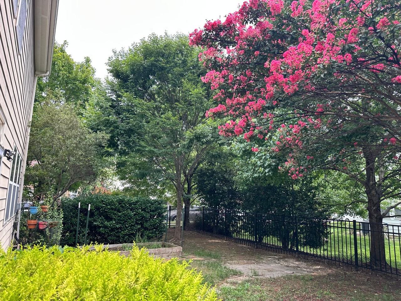 551 Abbey Fields Loop #NA - Photo 5 of 50