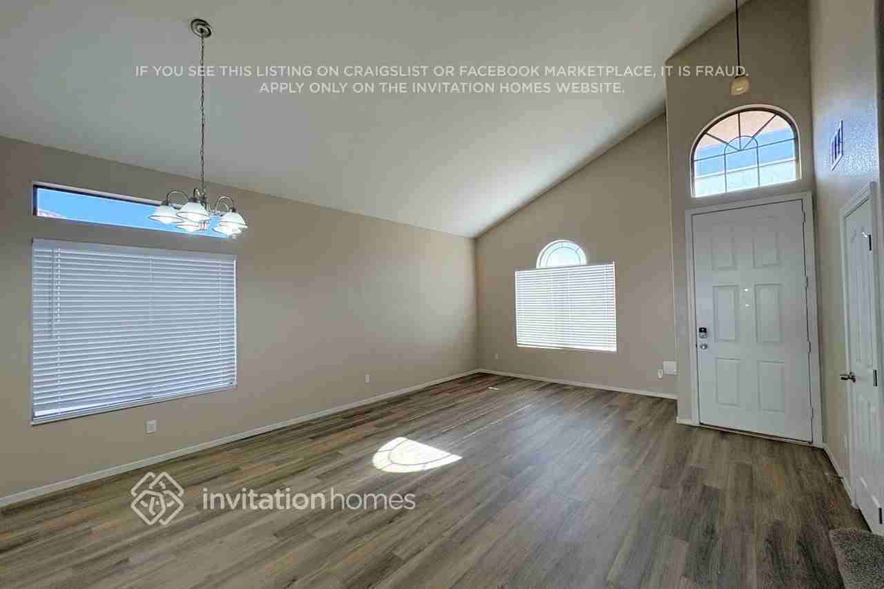 3905 Meadowlands St - Photo 4 of 15