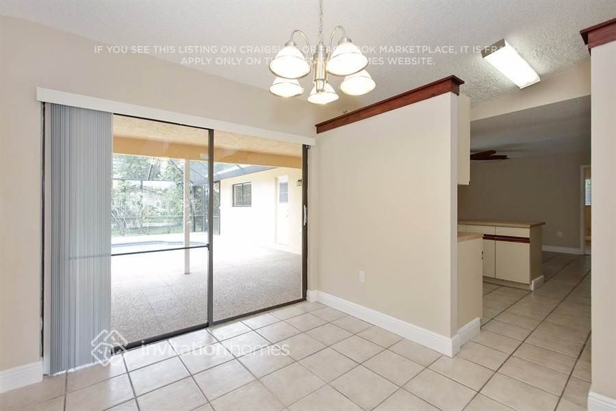 10821 Nw 33rd St - Photo 5 of 18