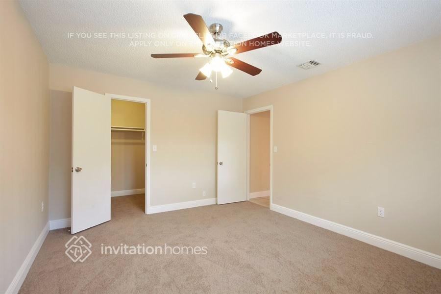 10821 Nw 33rd St - Photo 7 of 18