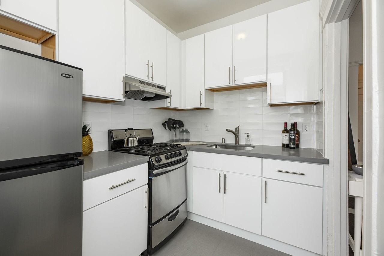 920 Leavenworth - Photo 7 of 18