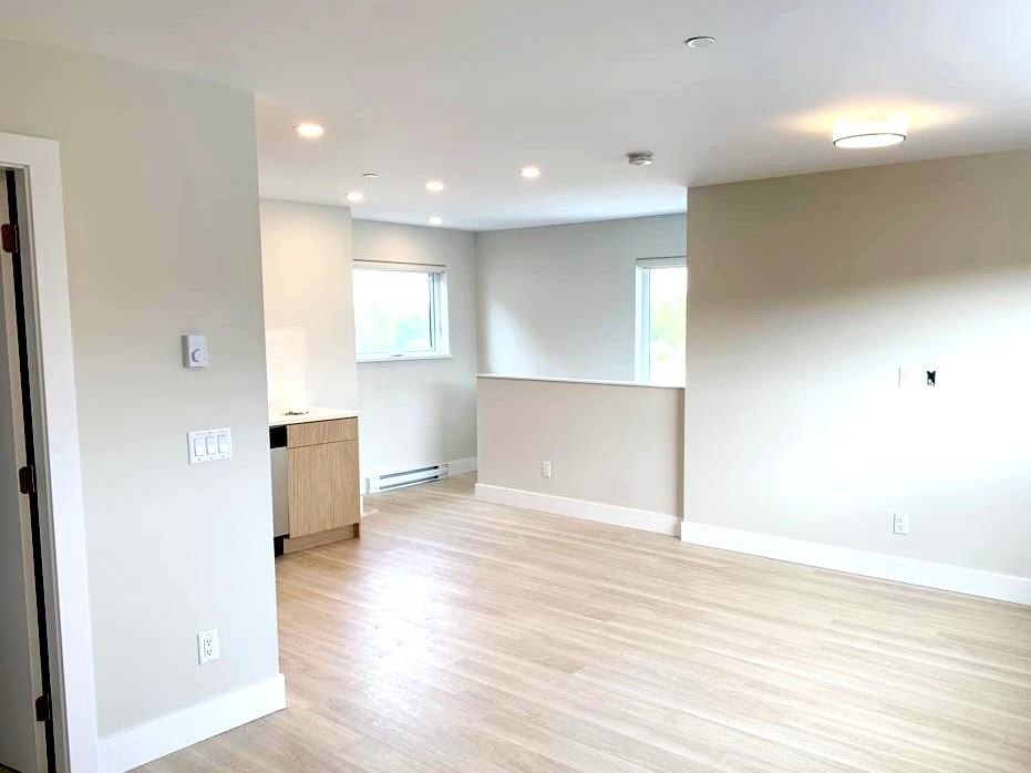 4766B Spruce Way - Photo 2 of 7