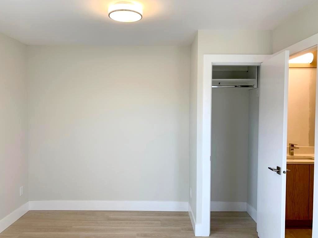 4766B Spruce Way - Photo 4 of 7