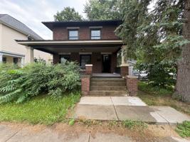 featured image of 622 N Main St