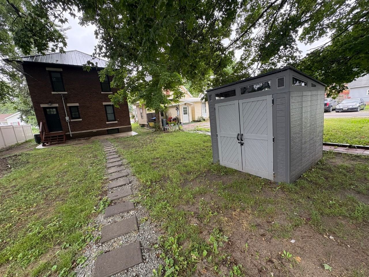 622 N Main St - Photo 3 of 11