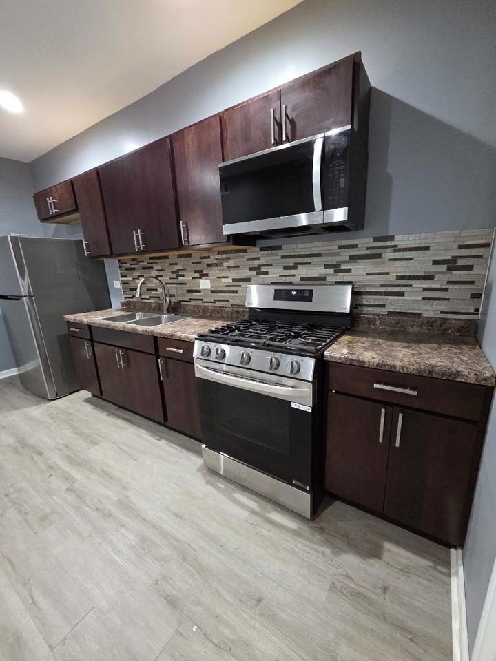 4940 W Van Buren St - Photo 7 of 17